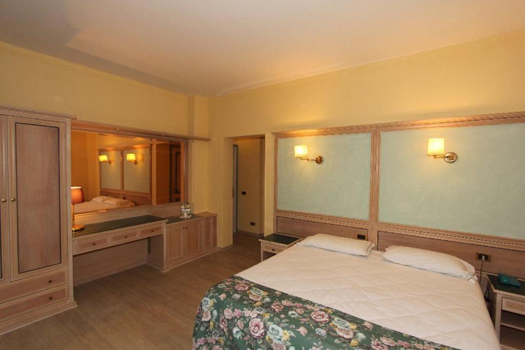 Park Hotel Reggio Emilia Exterior foto